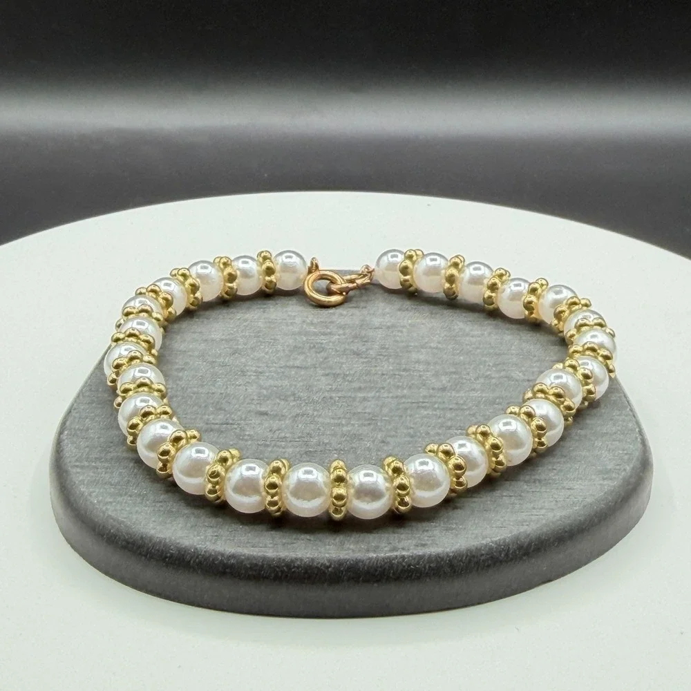 Faux Pearl Bracelet Gold Tone Beaded Floral Spacer Spring Ring Clasp Classic